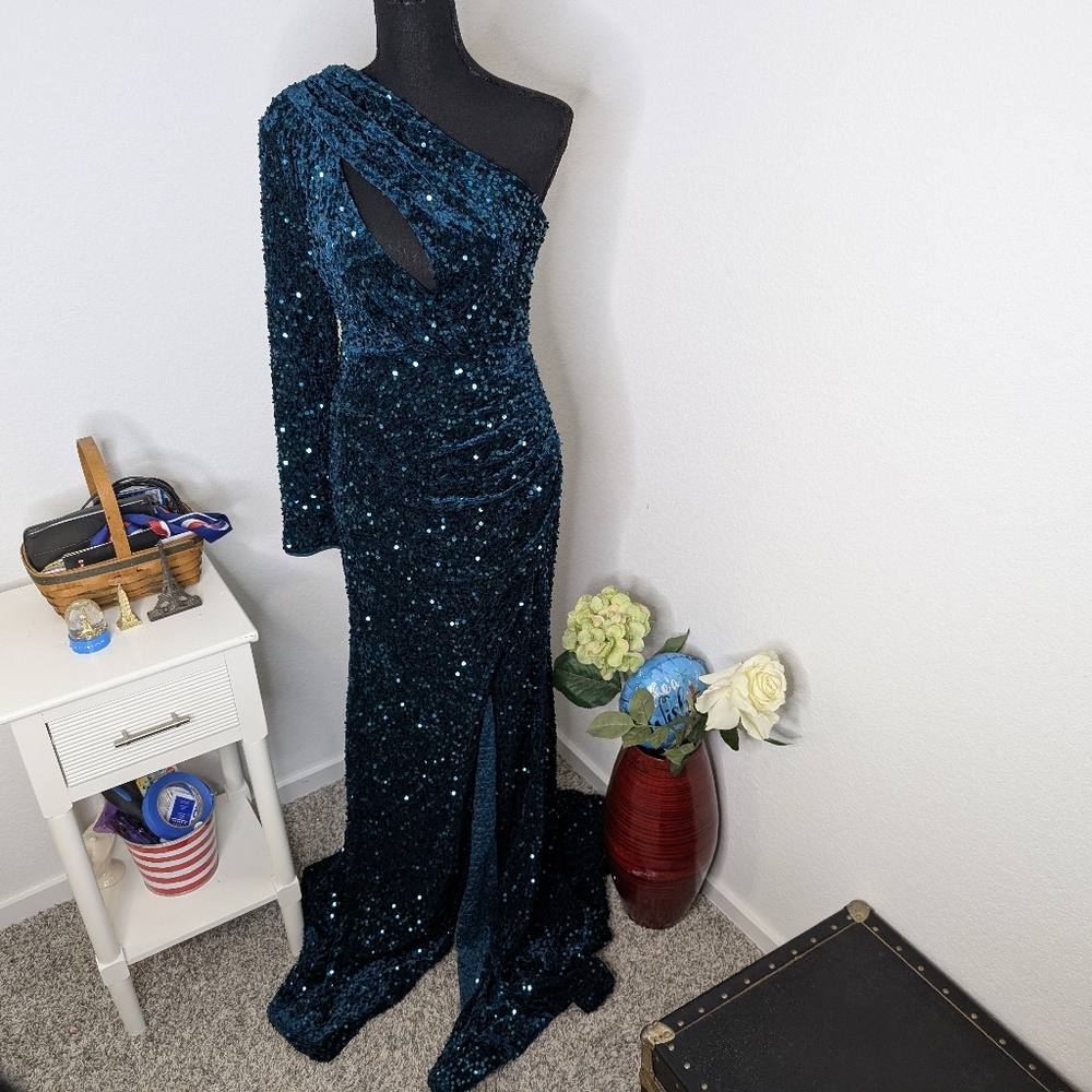 💘 GEMS SEQUIN MAXI DRESS - Picture 5 of 10